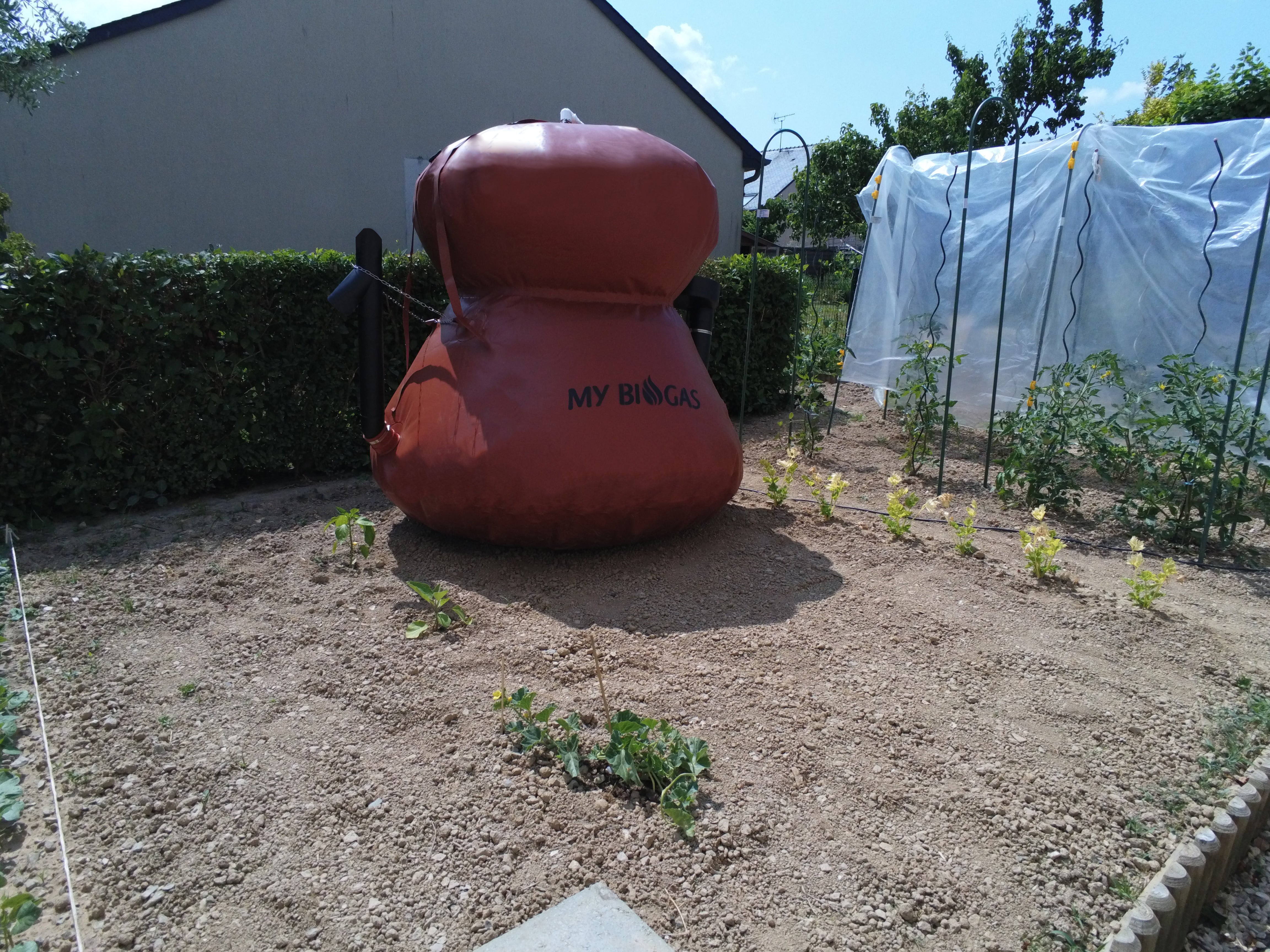 Méthaniseur domestique MY BIOGAS+ 1 m3  avec réchaud, production de biogaz. Biodigesteur